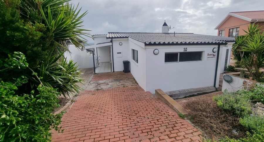 5 Bedroom Property for Sale in Yzerfontein Western Cape